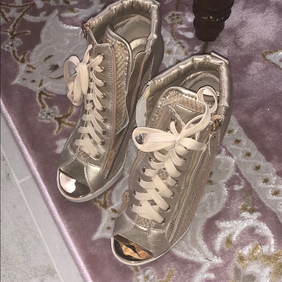 SOLD OUT 🎉🎊 - Picture 1 of 2